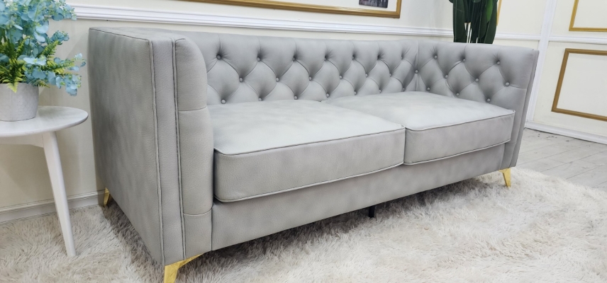 custom chesterfield lowback ( washable seat ) 