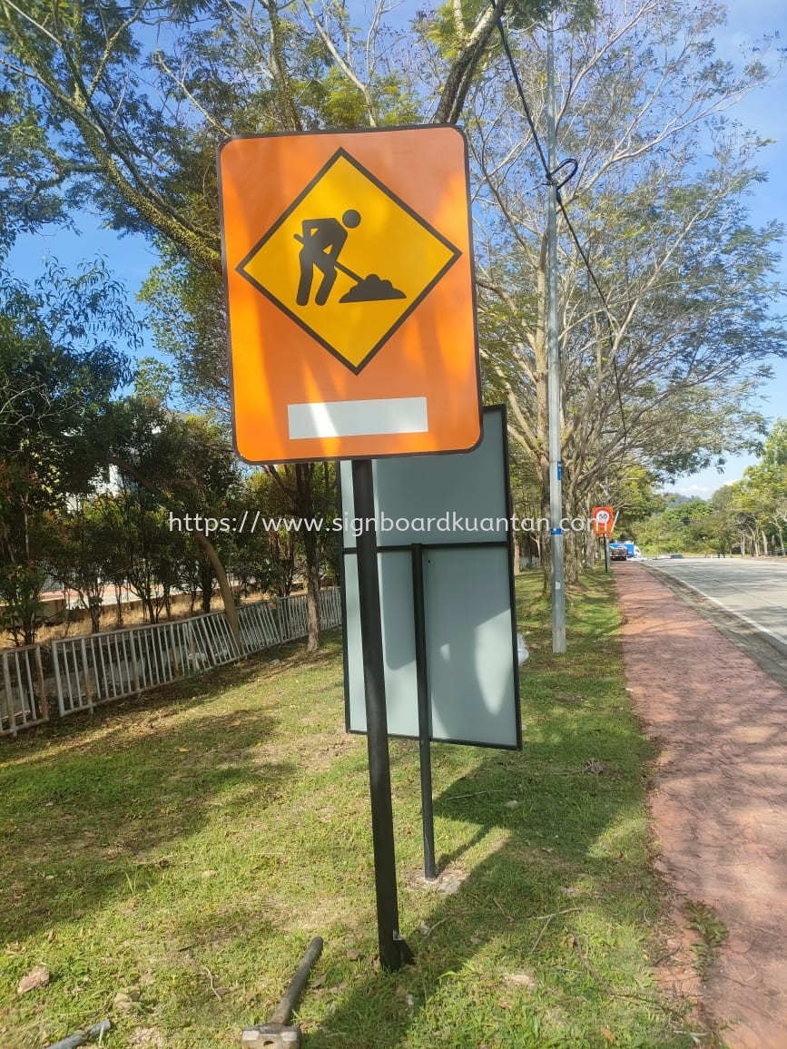 ROAD SIGNAGE SUPPLY & INSTALL AT KUANTAN AIR PUTIH 