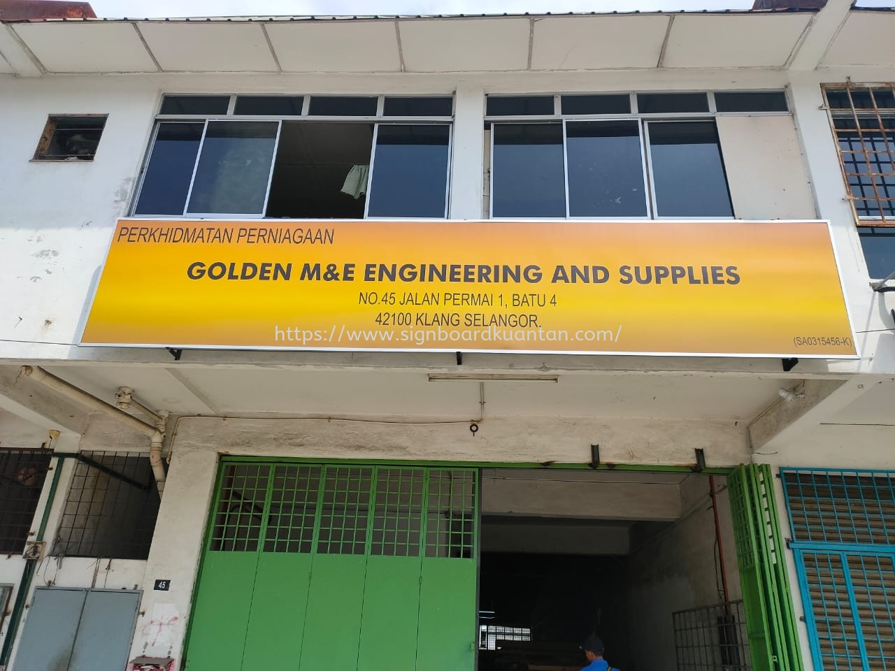 GOLDEN METAL G.I SIGNAGE AT KUANTAN AIR PUTIH 