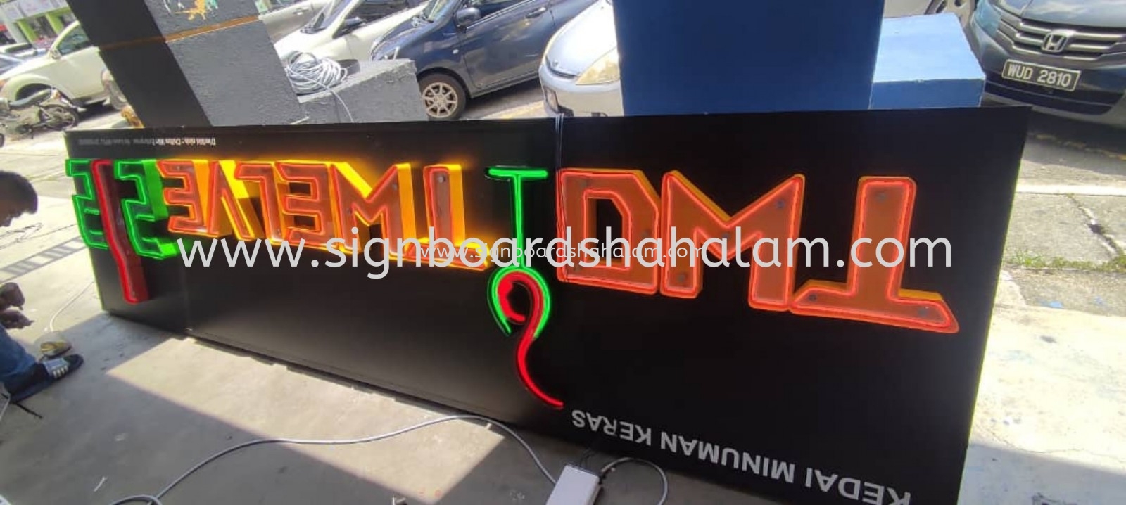 OUTDOOR & INDOOR HIGH QUALITY WATERROOF LED NEON SIGNAGE