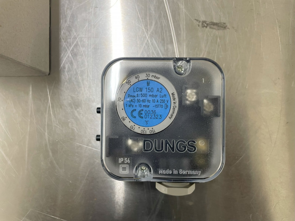 DUNGS Differential Pressure Switch LGW 150 A2 Ag-M-V9 st-se 1P (272356)