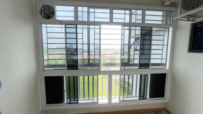 sliding windows 4 panel + Above / Bottom fix glass @Pelangi Utama Condominium, Jalan masjid, Kayu Ara, PJ