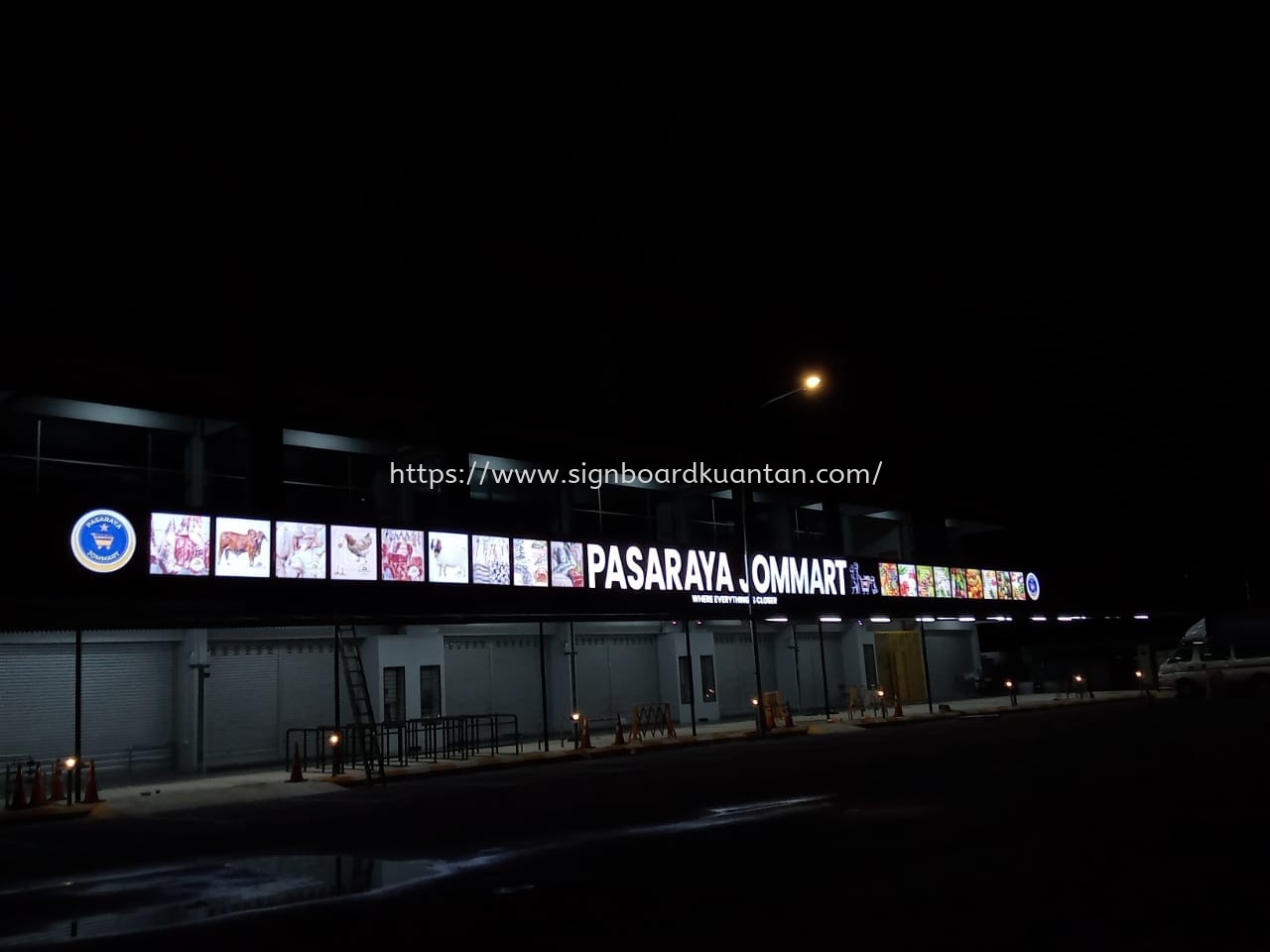 PASARAYA JOMMART OUTDOOR 3D LED FRONTLIT SIGNAGE AT KUANTAN AIR PUTIH 