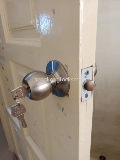 door lock installation 