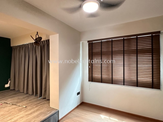 CURTAIN & VENETIAN BLINDS