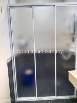 aluminium showerscreen + PVC 