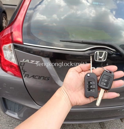 duplicate Honda car key control 