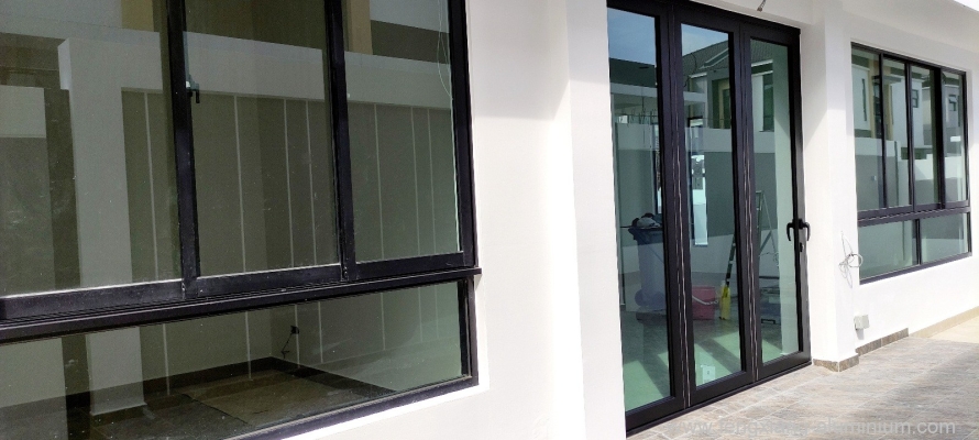 Contoh Pintu Lipat Aluminium