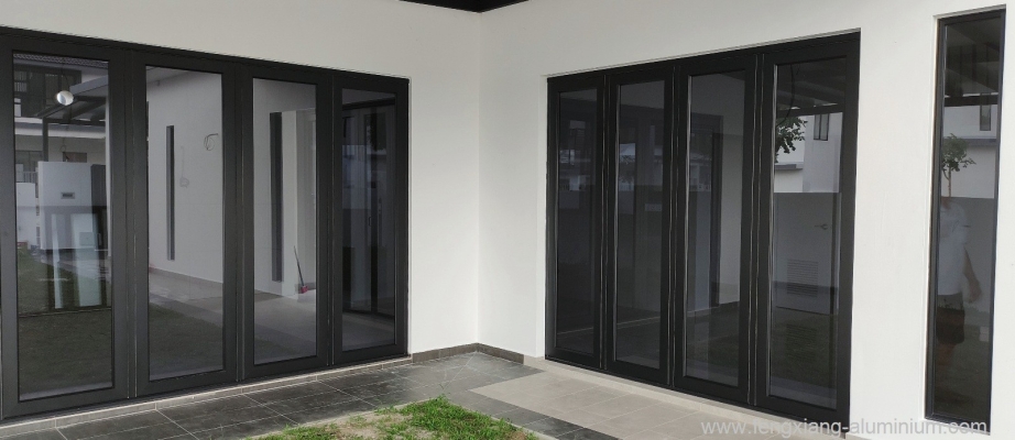 Contoh Pintu Lipat Aluminium