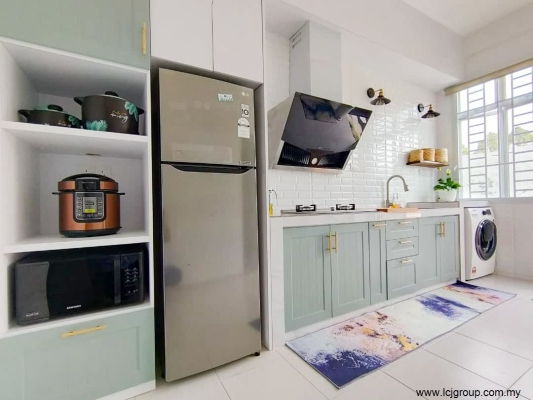 Aluminium Kitchen Cabinet Reference 