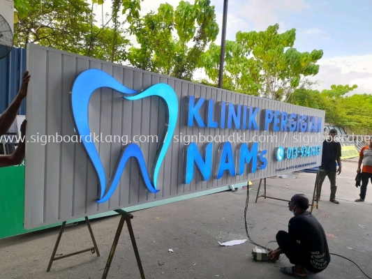 Klinik Pergigian Nams Aluminium Ceiling Trim Base With 3D Box Up LED Frontlit Lettering Signage At Kuala Lumpur 