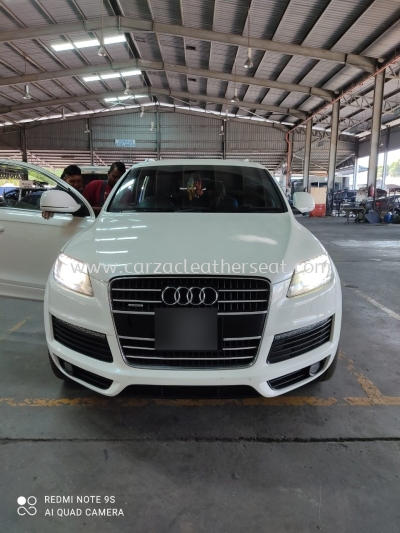 AUDI Q7 DOOR PANEL COVER SPRAY