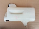 TOYOTA  DYNA LY100/LY101/LY111/LY131 WASHER TANK (12V) / USED [  MADE IN JAPANESE] TOYOTA  DYNA LY100/LY101/LY111/LY131 WASHER TANK (12V) / USED [  MADE IN JAPANESE] TOYOTA WASHER TANK TOYOTA Lorry Spare Parts