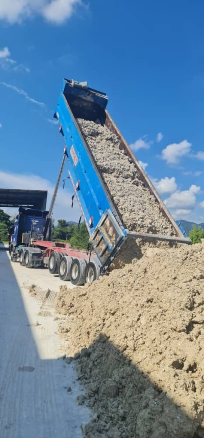 Tipper Truck - White Clay Transport