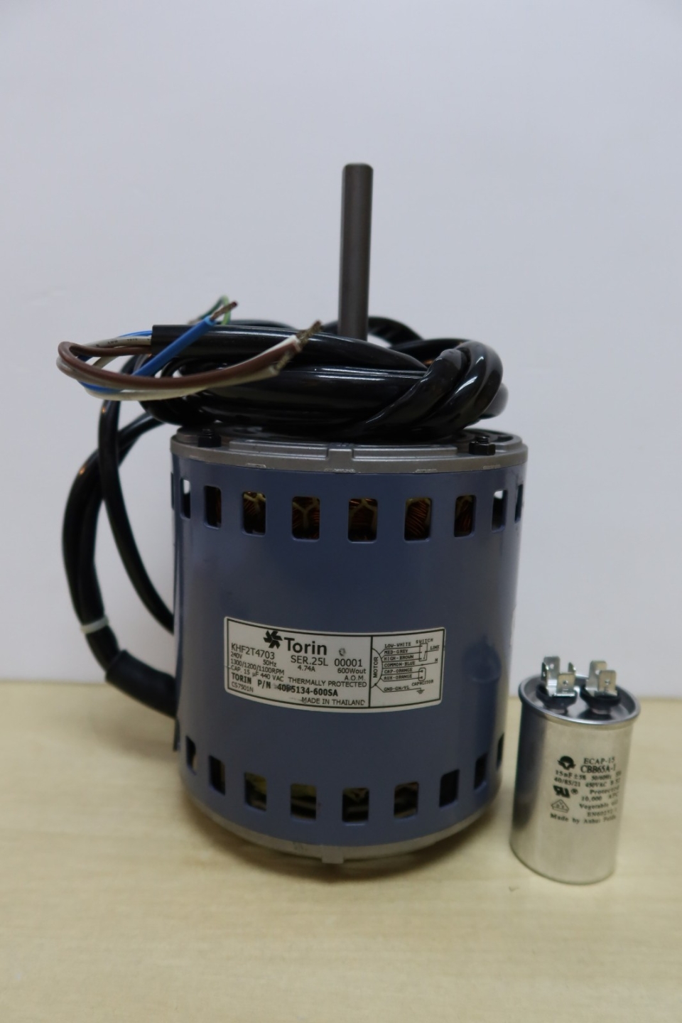 TORIN KHF2T4703 / 4718 (600W 3S 4P 240V/50HZ) FAN MOTOR [C/W 15.0UF CAP.) (P/NO : 40P5134-600SA)
