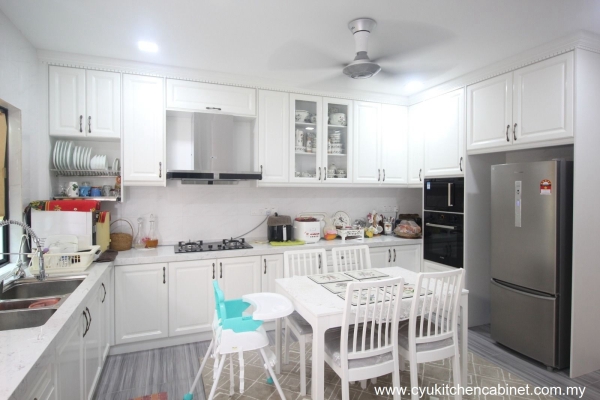 White Color Nyatoh Kitchen Cabinet