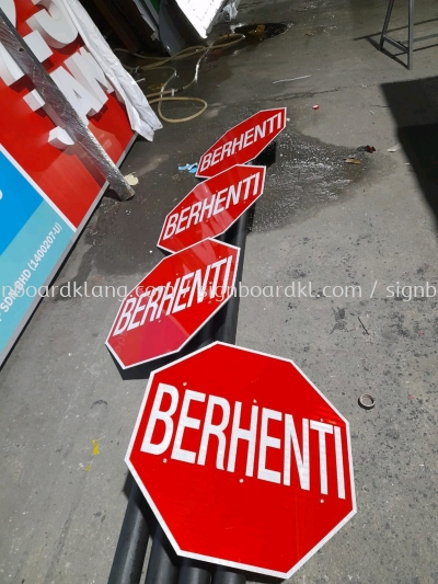 Berhenti JKR Road Signage