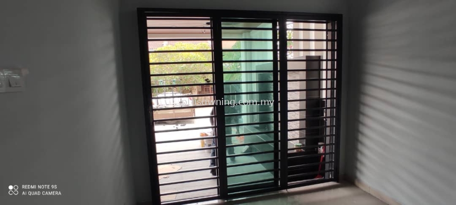 FOLDING DOOR GRILL @JALAN SARJANA 1, TAMAN CONNAUGHT, KUALA LUMPUR 