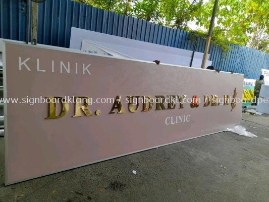 Klinik Dr. Audrey Stainless Steel Gold Mirror Box Up 3D Lettering Signage At Petaling Jaya