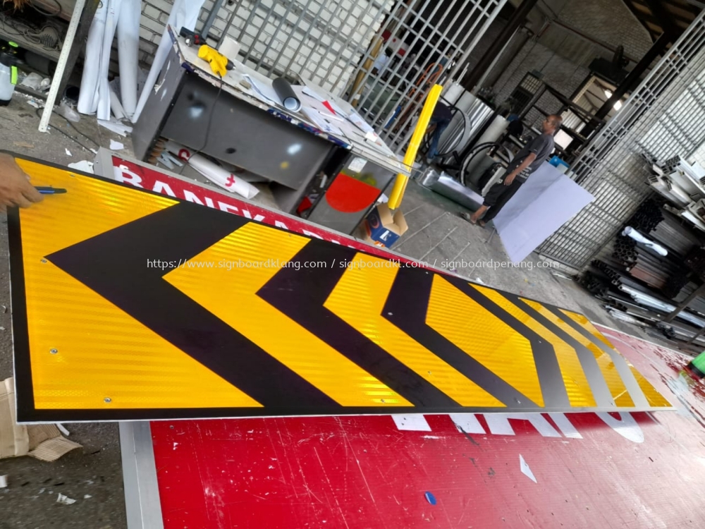 Road Side JRK Spec Signage ROAD SIGNAGE DIRECTION SIGNAGE Kuala road-side-jrk-spec-signage-road-signage-direction-signage-kuala