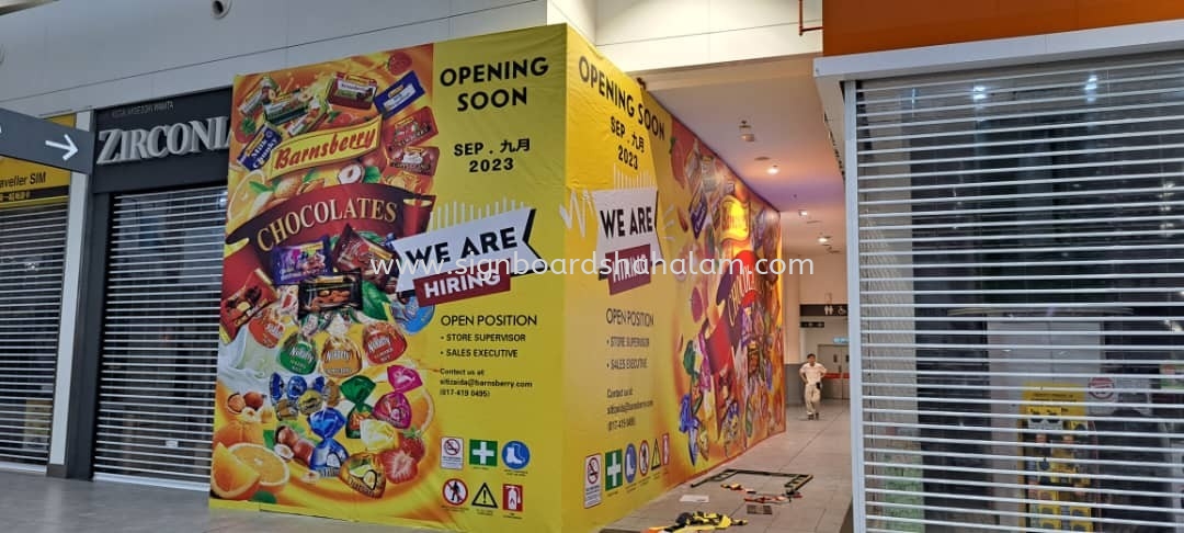 Barnsberry - Indoor Hoarding Board at KLIA 2