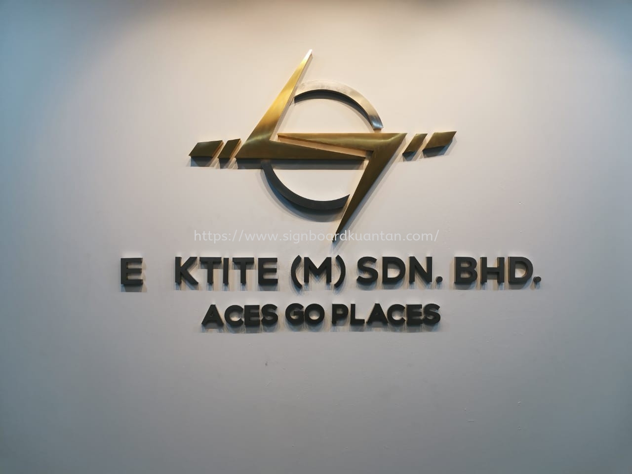 E KTITE(M) SDN BHD. INDOOR 3D BOX UP STAINLESS STEEL LETTERING WITHOUT LED AT KUANTAN PAHANG