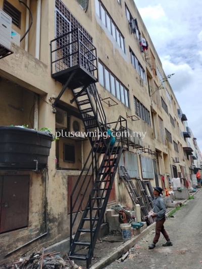 EMERGENCY STAIRCASE @JALAN TEMENGGUNG 1/9, BANDAR MAHKOTA CHERAS, CHERAS