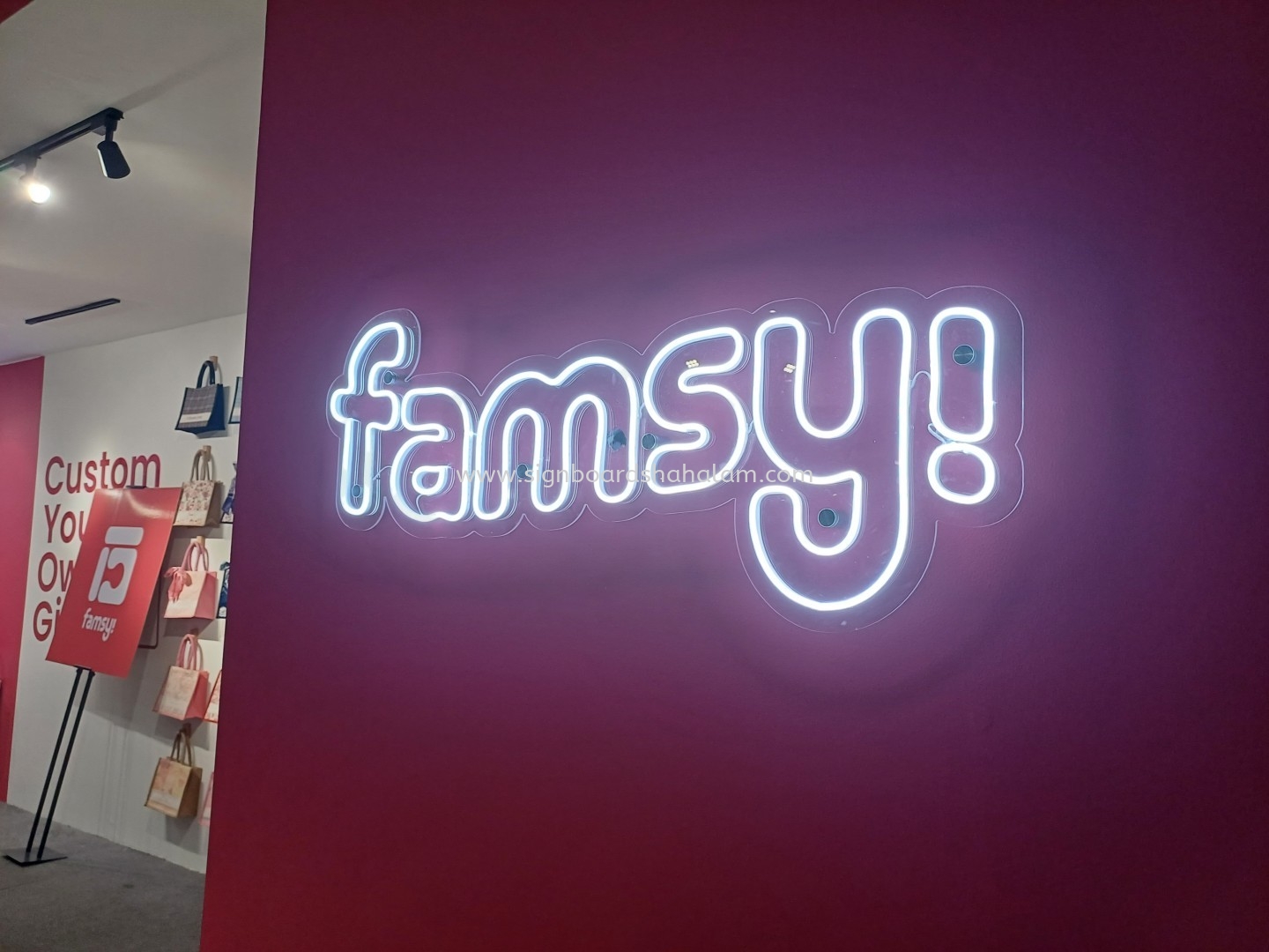 Famsy! - Indoor Neon Signage at Lalaport