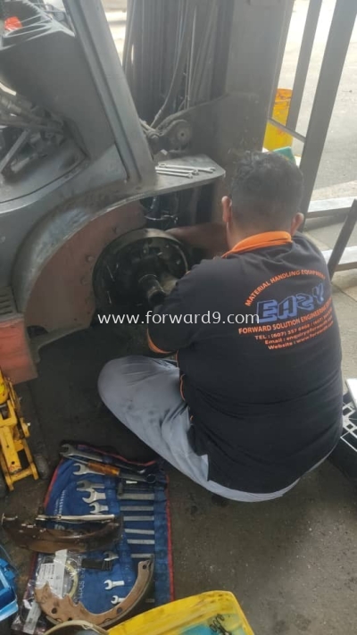 Repair Brake System of Forklift 