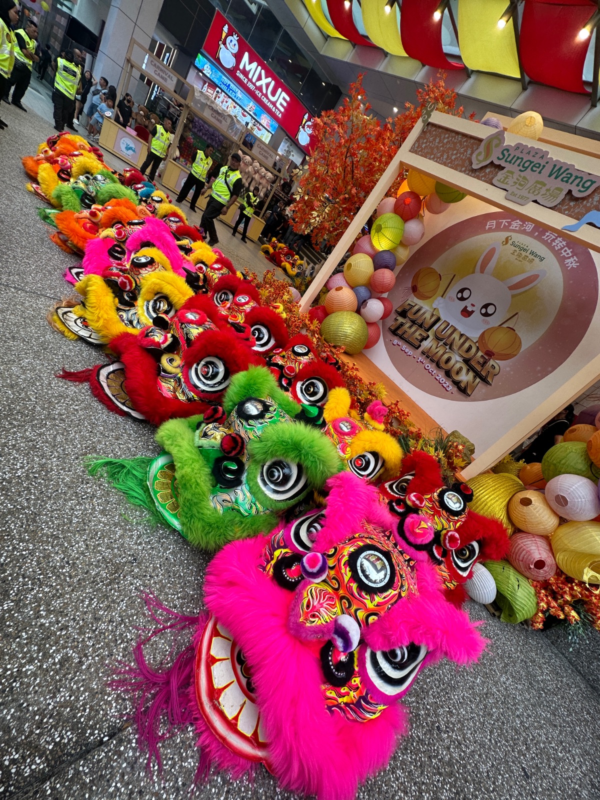 🏮 The Biggest Lantern Parade in Bukit Bintang is making a grand return! 🏮