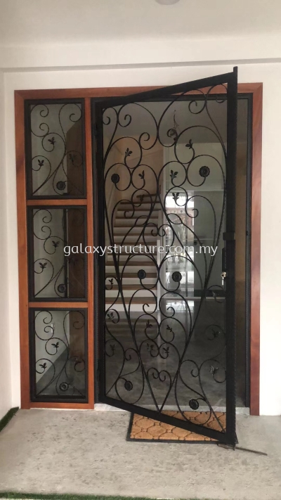 Before and after progress done:To fabrication custom make special whrought iron design powder coated door grille with mortise lock - Kuala Lumpur 