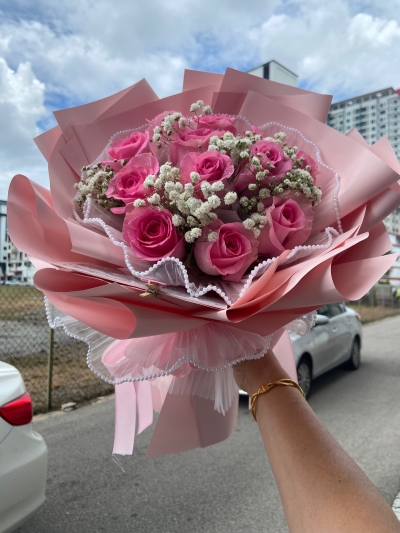 R0 16 -12 Pcs Pink Roses 