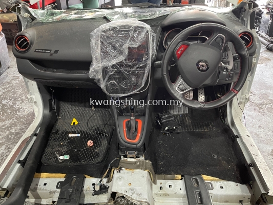 Renault Clio 1.6 RS Dashboard 