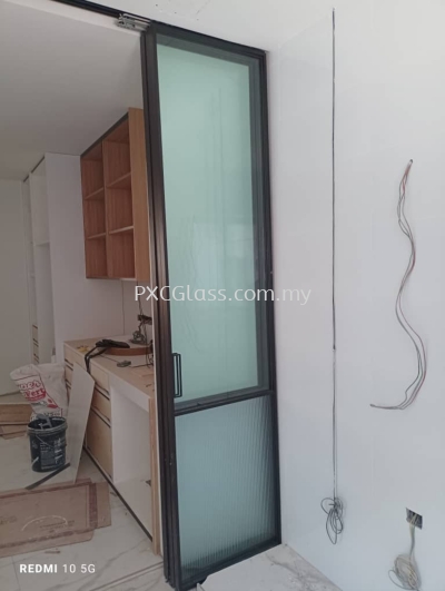 Glass door seri Kembangan 