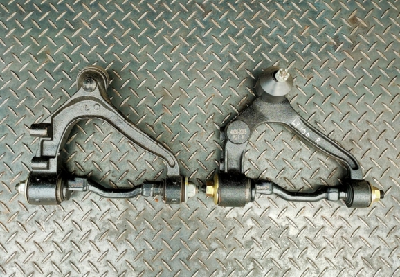 TOYOTA DYNA LH100 UPPER ARM (ONE SET)