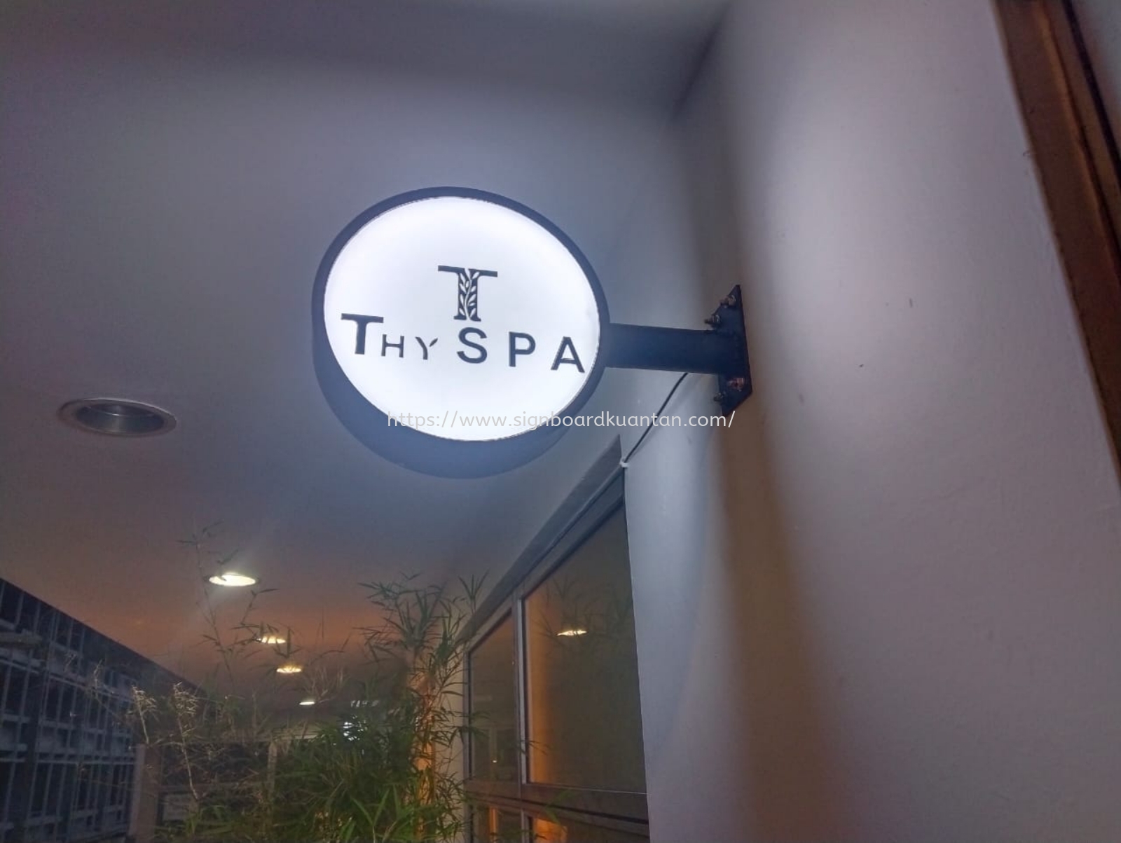 THY SPA OUTDOOR INDOOR ROUND SHAPE DOUBLE SIDE LIGHTBOX AT PEKAN TOWN, KUALA PAHANG, CHINI, BEBAR, BELIMBING, CHEROK PALOH, NENASI, PALOH HINAI PEKAN PAHANG MALAYSIA