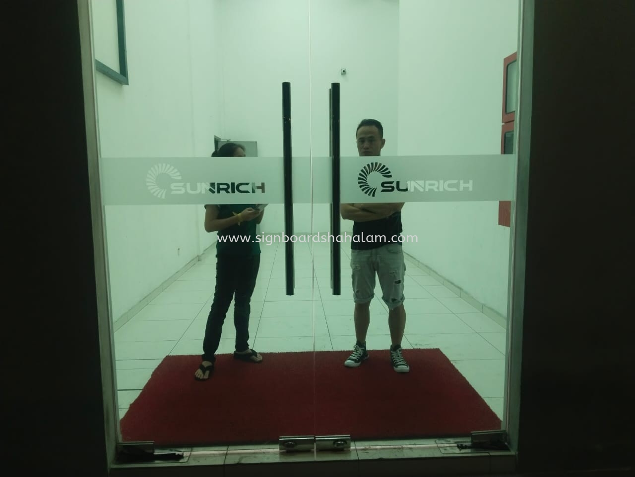 Sunrich Worldclass Sdn Bhd Frosted Glass Sticker at TELOK PANGLIMA GARAM, BANTING, JENJAROM, KEMUNING, BUKIT KEMUNING, KAMPUNG JAWA, PANDAN INDAH, SHAMELIN, PUCHONG JAYA, PUDU, PUNCAK ALAM