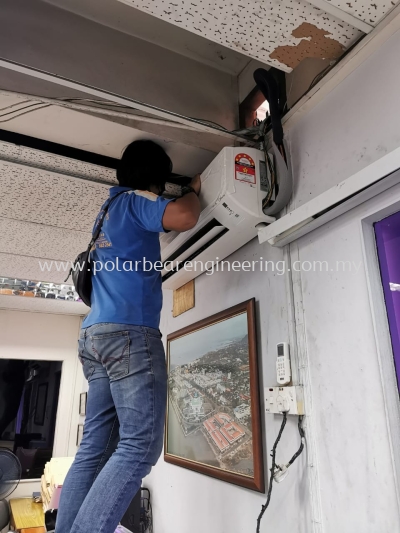 SERVICE & INSTALLATION AIRCOND FOR HOUSE AND OFFICE