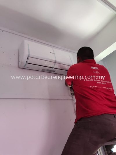 SERVICE & INSTALLATION AIRCOND FOR HOUSE AND OFFICE