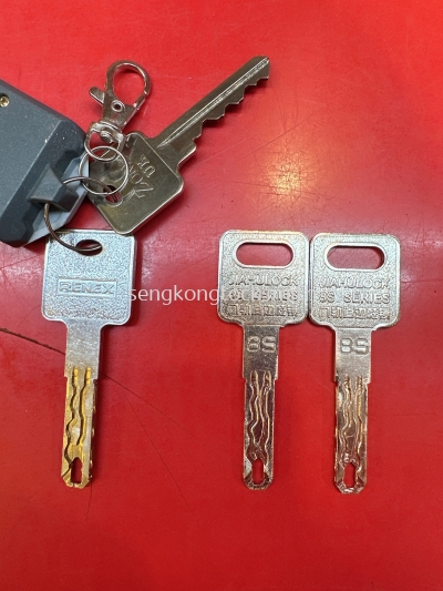 Duplicate security door keys and duplicate special keys
