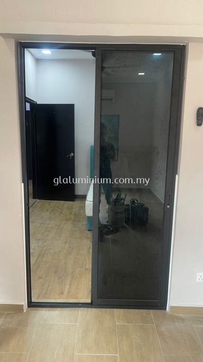 sliding door 2 panel @Jalan LEP 4/19,Lestari Putra,Seri Kembangan,Selangor