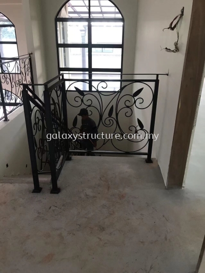 Second progress:1)To fabrication and install new custom make wrought iron powder coated staircase railing with wood handle 2)To fabrication and install new custom make wrought iron powder coated balcony /balustrade railing - Kajang