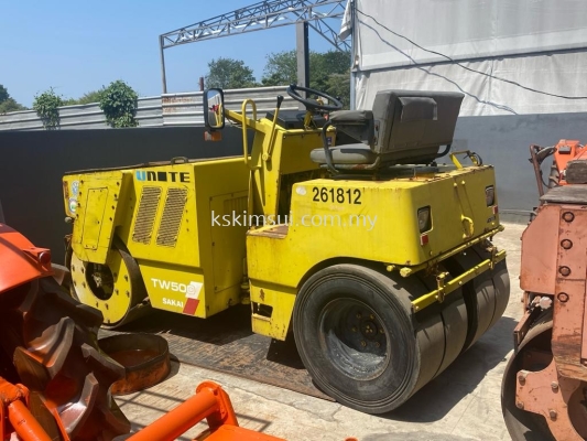 SAKAI TW500 5 TONNES TANDEM ROLLER 