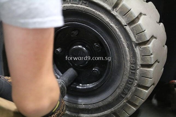 Replace Forklift Tyre Singapore