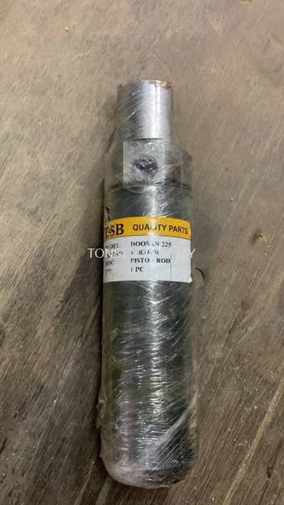 DOOSAN DX225 PISTON ROD 70 X 290