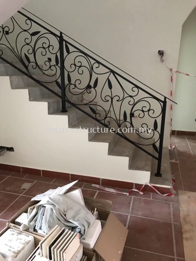 To fabrication and install new custom make wrought iron powder coated staircase railing with wood handle - Kajang