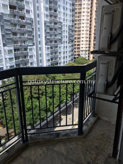 Progress done:(Apartment/condominium) 1)To dismantle old rusty mild steel balustrade/balcony/railing  2)To fabrication and install new mild steel balustrade/balcony/railing paint - Petaling Jaya 