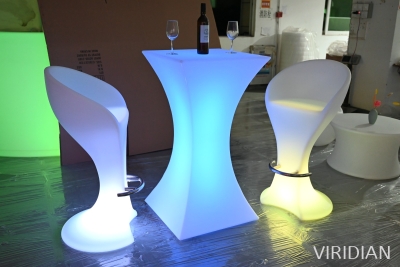 LED table and chair (120)