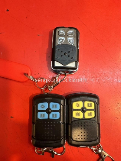 Duplicate auto gate remote control 