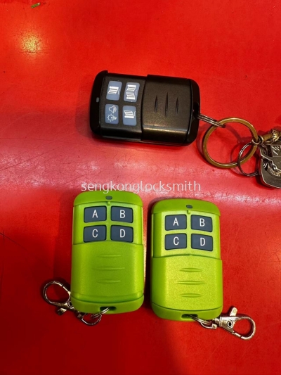 Duplicate auto gate remote control 